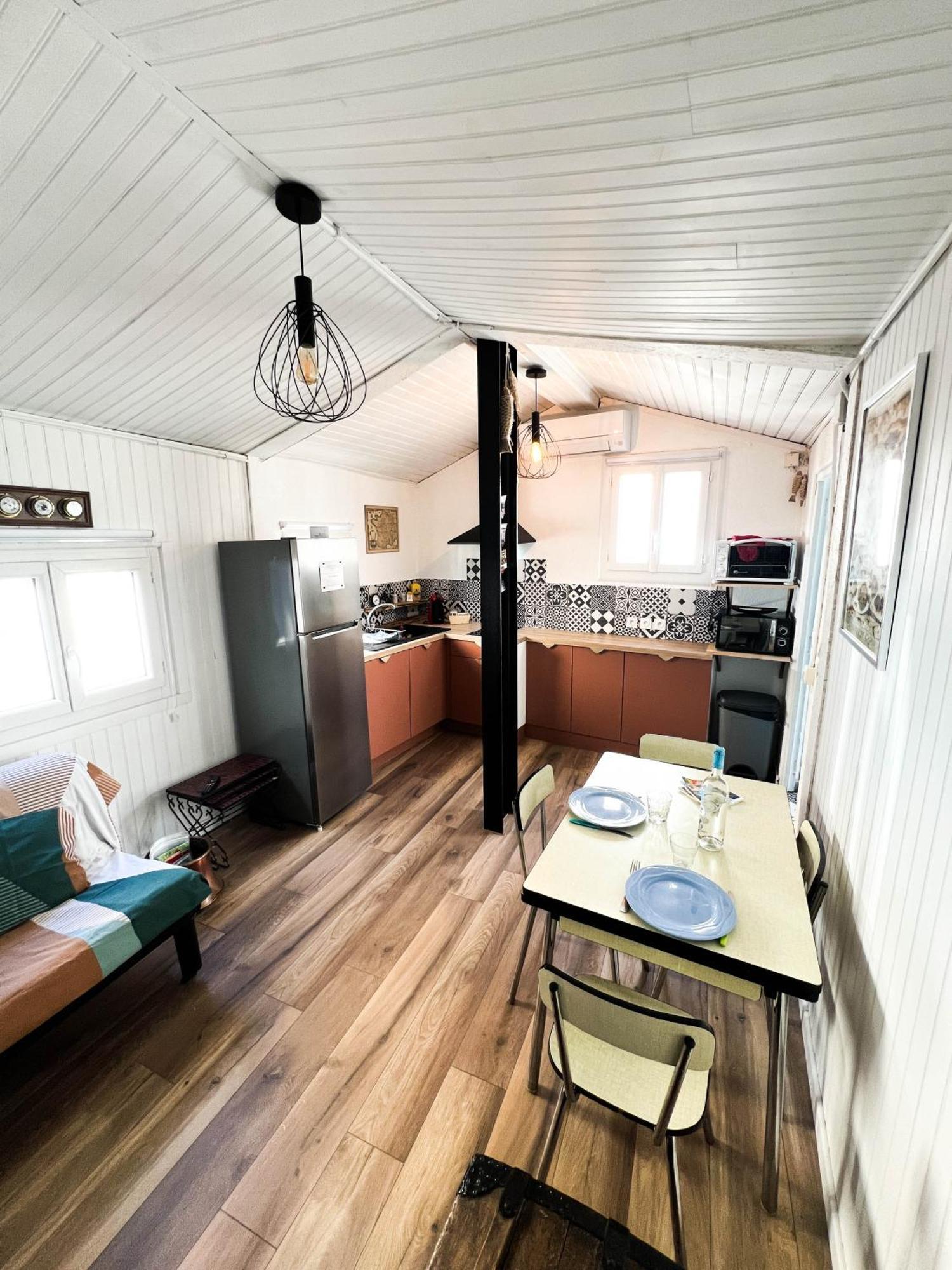 Maisonnette De Pecheur Chauffee Et Climatisee Пор-ла-Нувель Екстер'єр фото